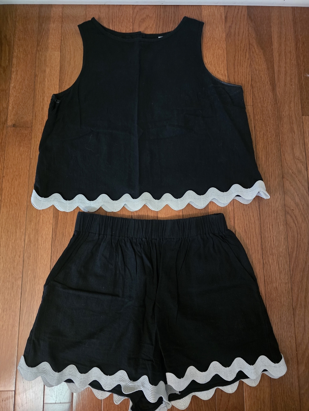 SHEIN Black Girls Two-Piece Scallop-Trim Shorts Set